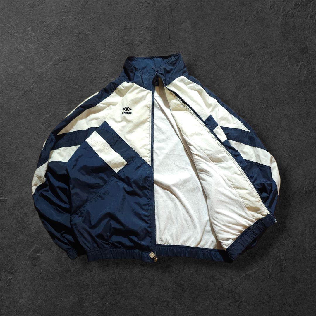 90s UMBRO アンブロナイロンジャケット 刺繍ロゴ 単丈 太アーム
