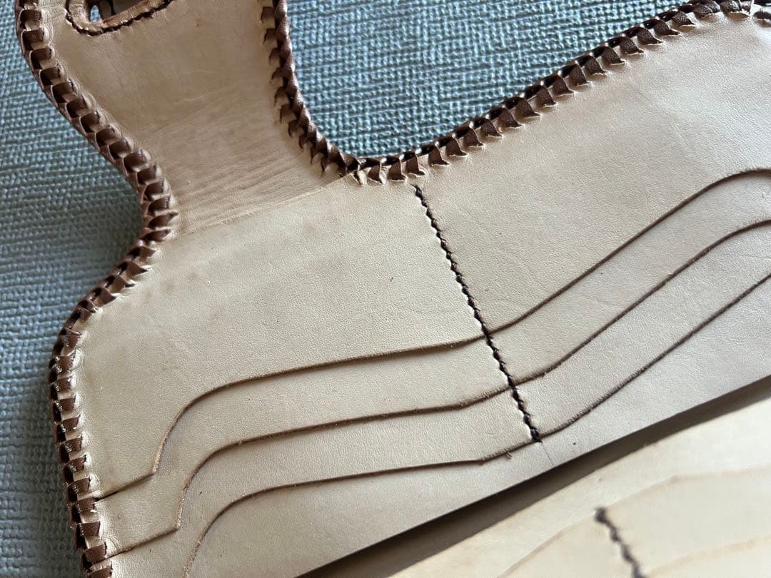 本革　長財布 ハンドメイドレザーカービング　バイカーズウォレットクリスマスセール