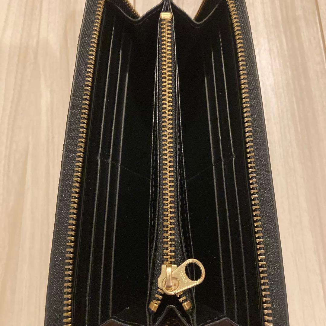 コムデギャルソン ヒュージロゴ ラウンドジップ 長財布