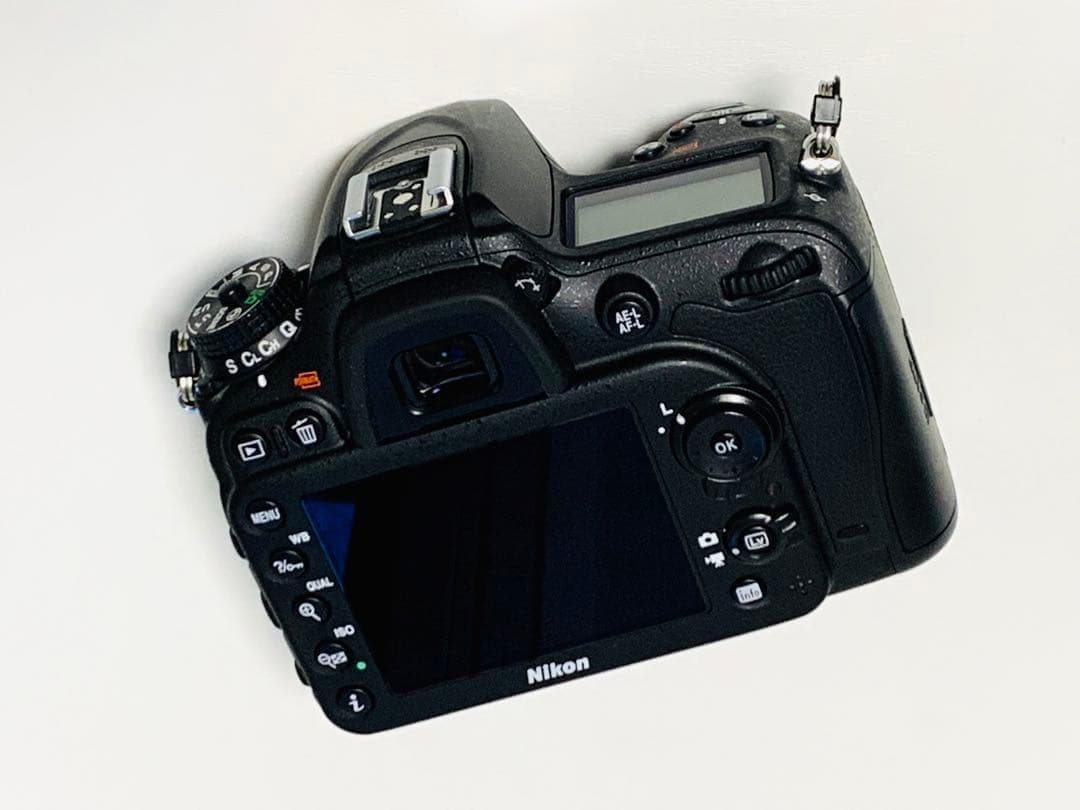 ☆撮影数極少220回☆Nikon D7200 ボディのみ　DX上級機 ニコン