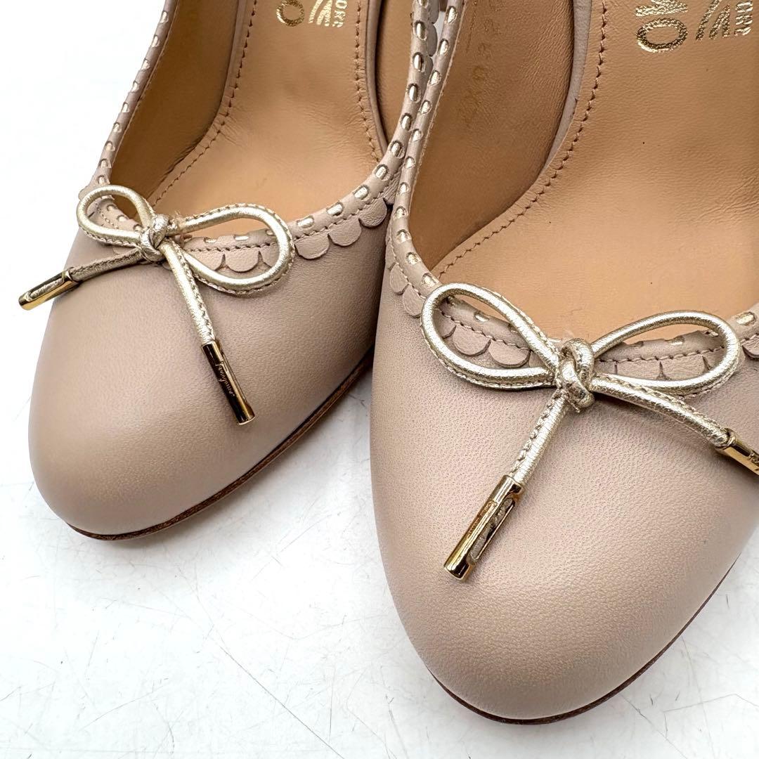極美品✨ サルヴァトーレフェラガモ SHERRY パンプス ベージュ 【5C】