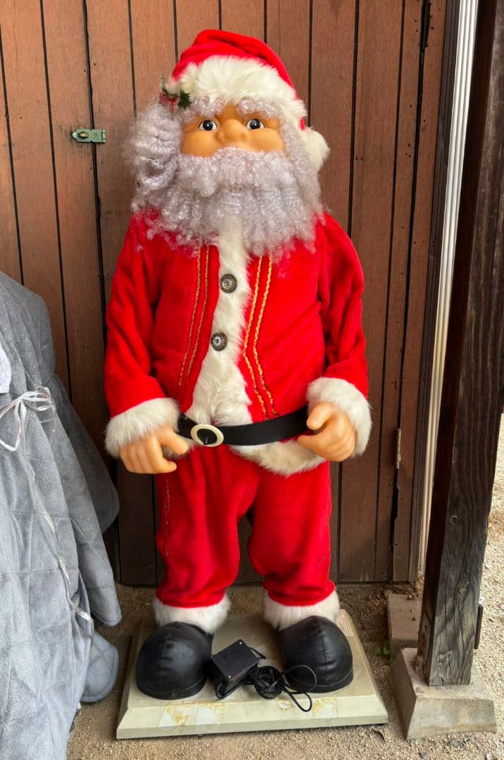 サウンドに乗りながら踊るサンタクロースオブジェ　特大130cm