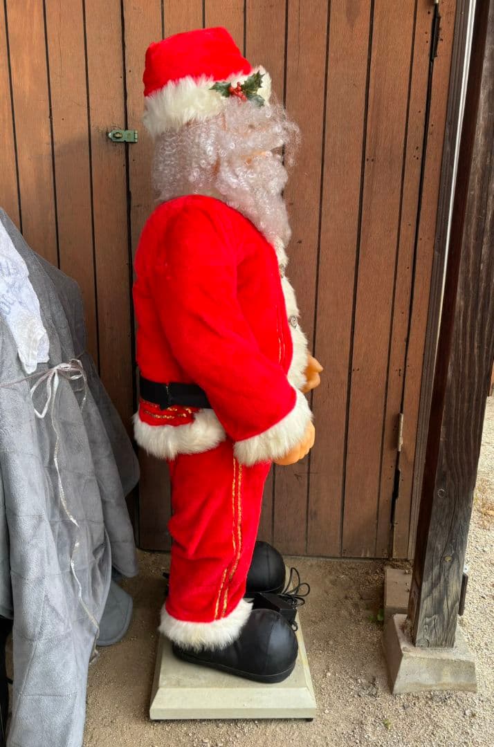 サウンドに乗りながら踊るサンタクロースオブジェ　特大130cm