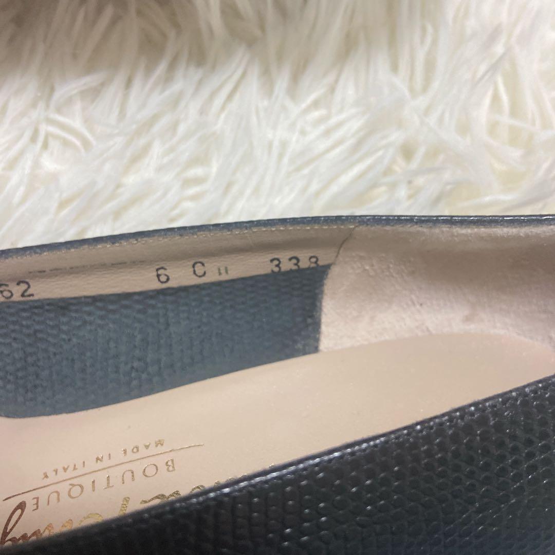 【美品】フェラガモ　ヴァラリボン パンプス　型押し　ブラック　23.5