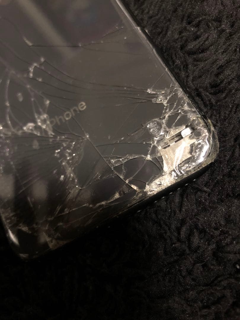 iPhone8/64G/スペースグレー 画面・背面ひび割れあり