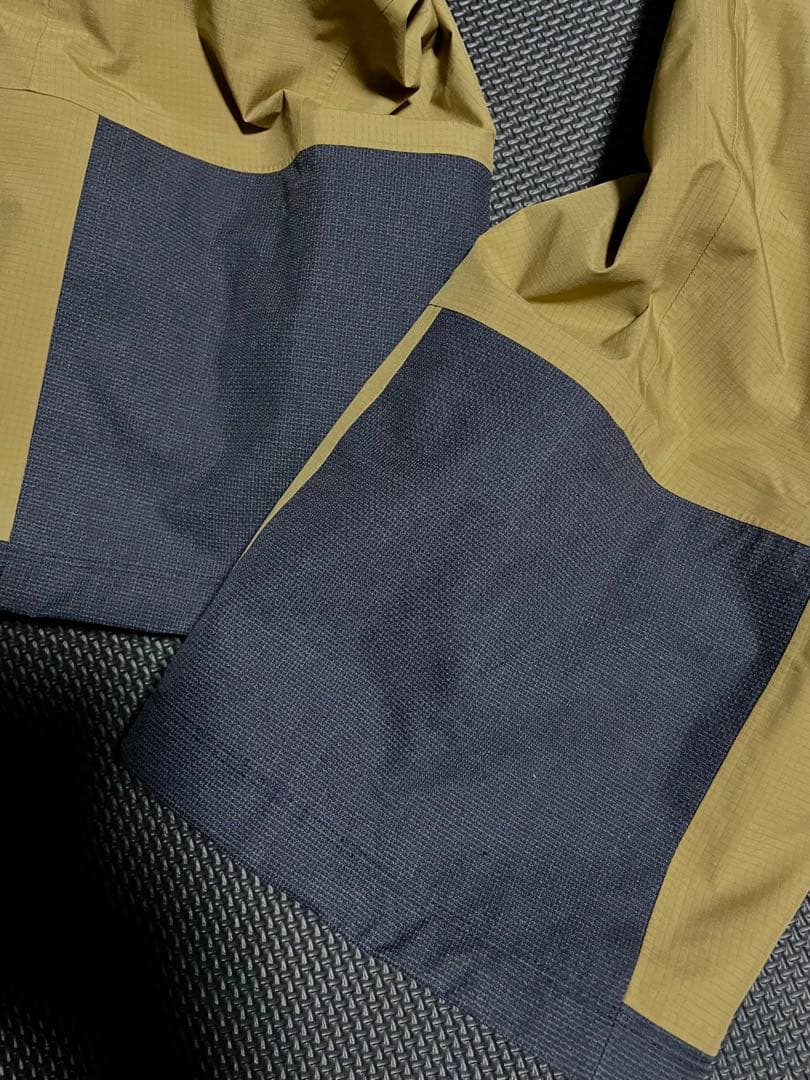 ホグロフス　ヴァッシ　ゴアテックスプロ　ジャケット＆ビブパンツ