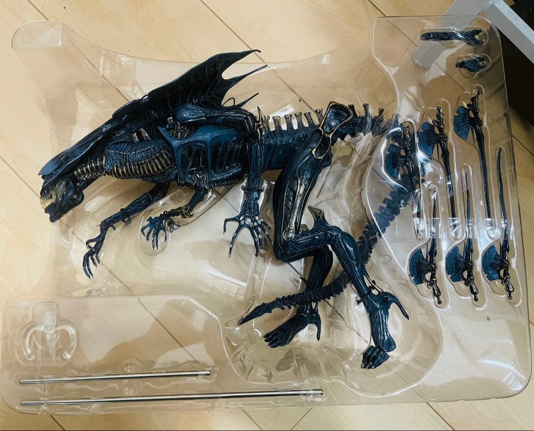 neca エイリアン　クイーン　プレデター
