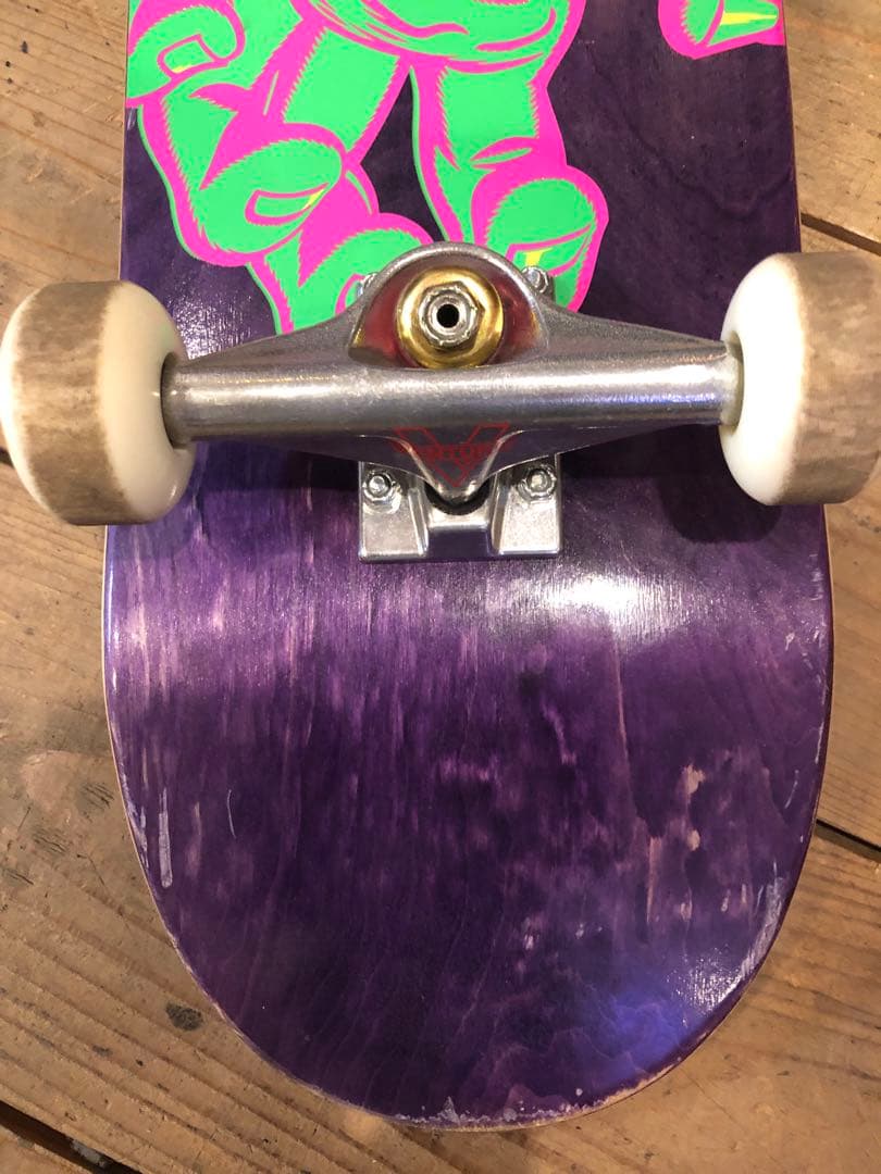 専用品　　サンタクルーズ　スケートボード　8×31.28インチ　スケボー