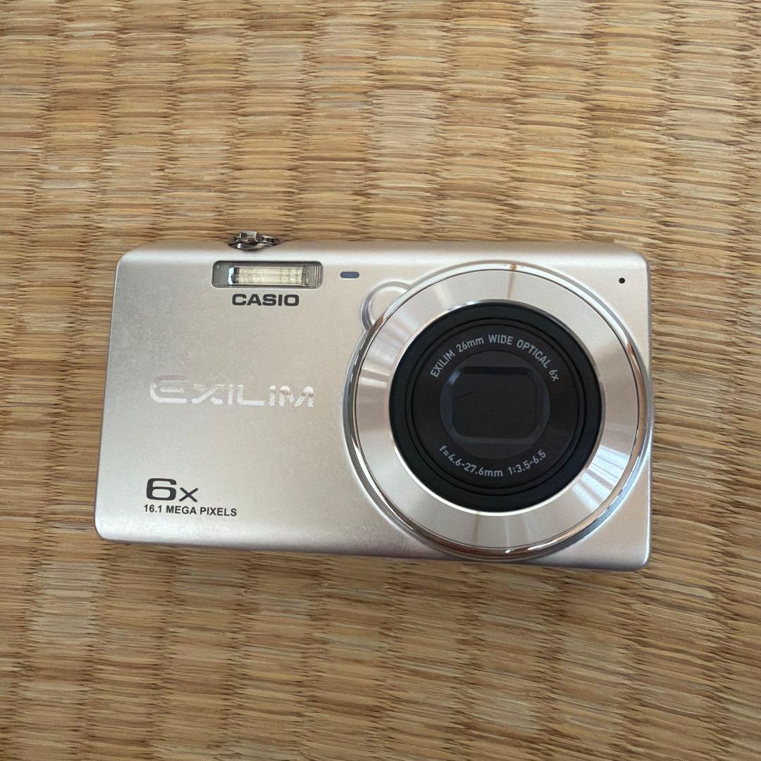 訳ありCASIO EXILIM 16.1メガピクセル コンパクトデジタルカメラ