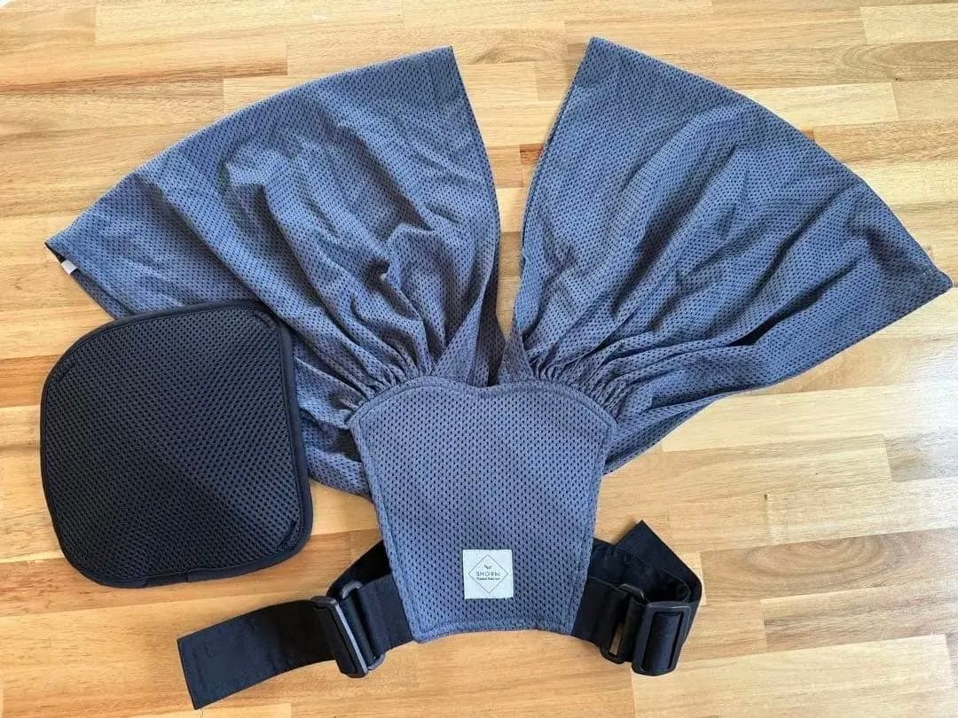 ベビービョルンハーモニー抱っこ紐とスモルビ抱っこ紐