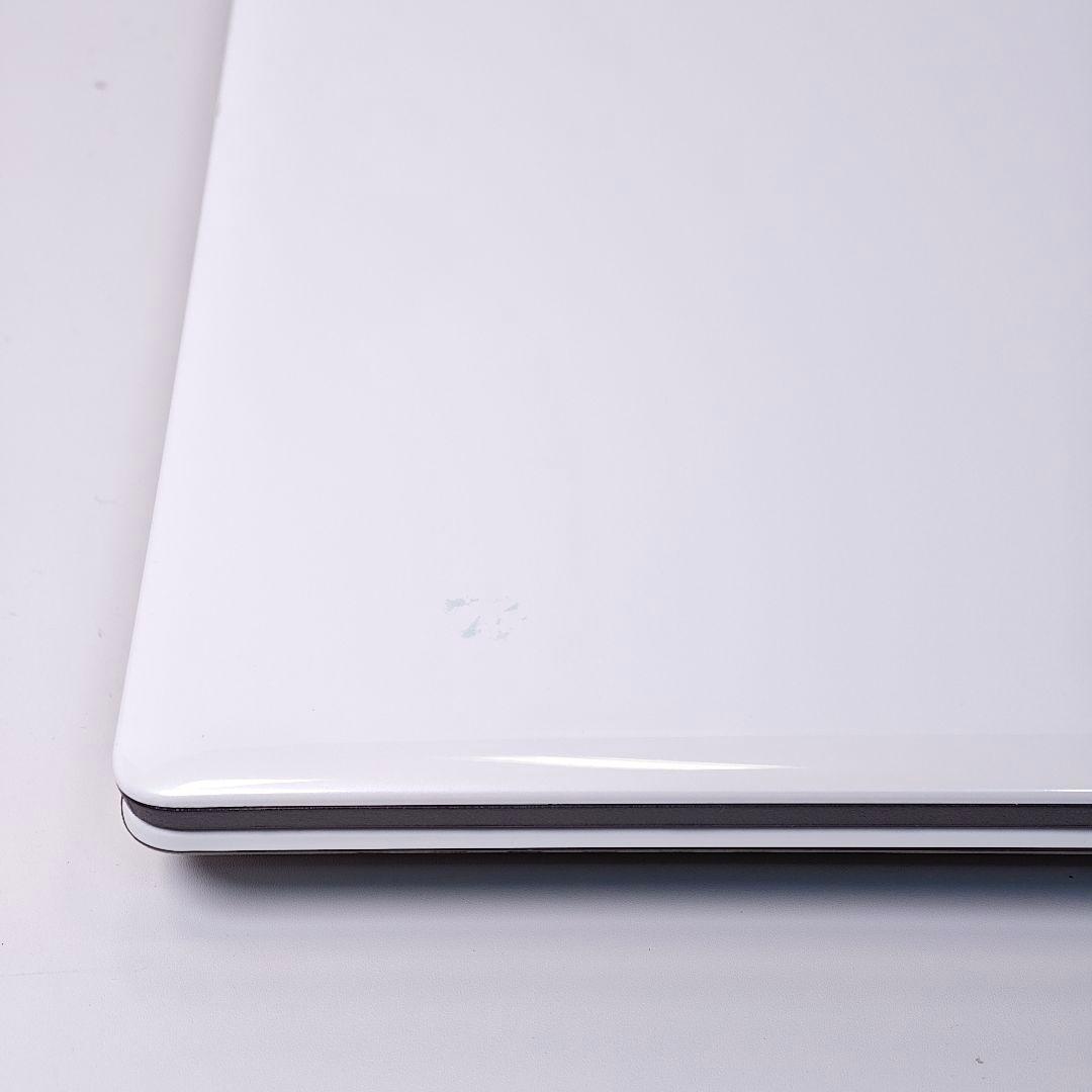 富士通 LIFEBOOK AH43/F3 FMVA43F3WG