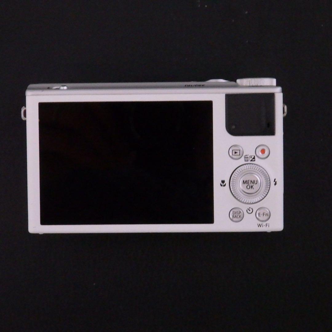 動作確認済み　美品　Fujifilm XQ2 ホワイト フジフイルム