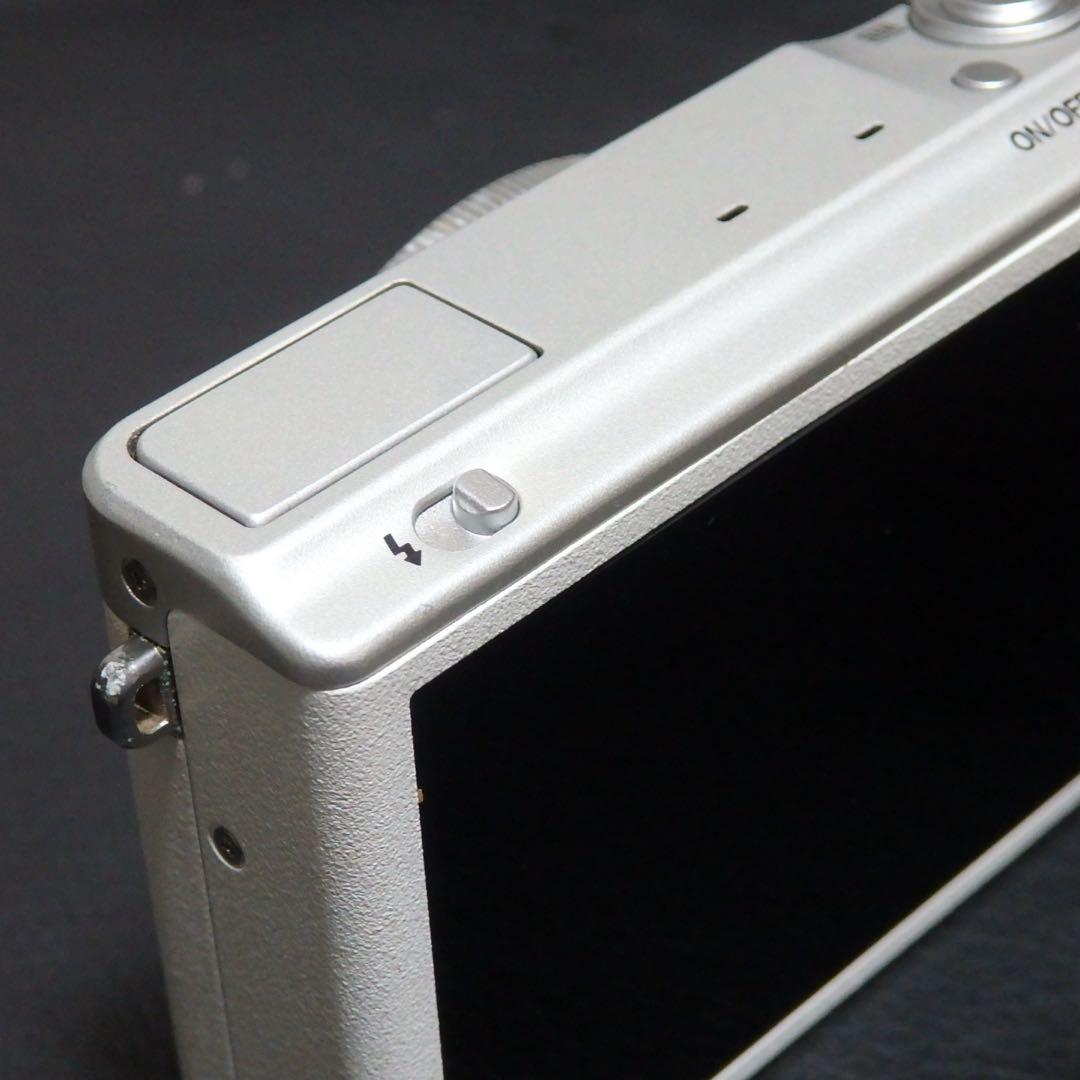 動作確認済み　美品　Fujifilm XQ2 ホワイト フジフイルム