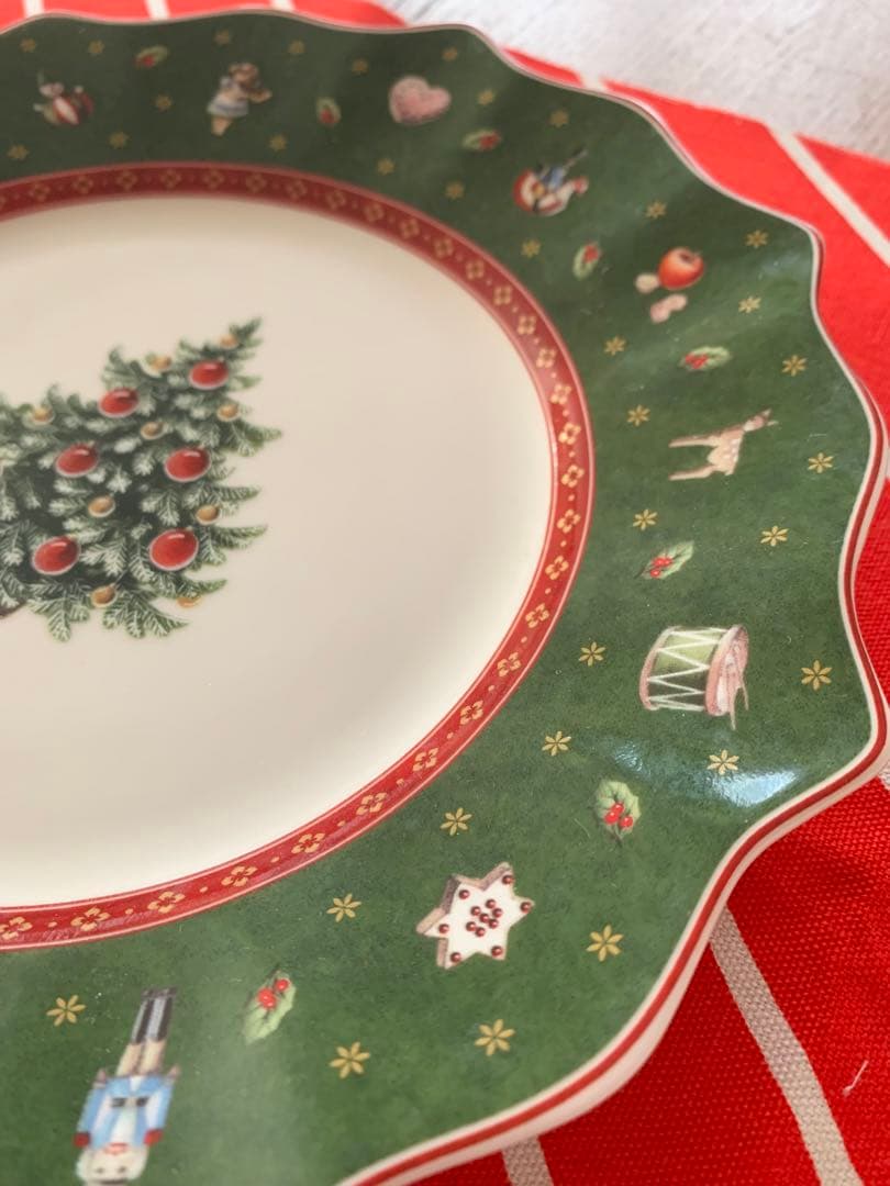 未使用 ビレロイ＆ボッホ トイズデライト クリスマス皿 24cm 2枚セット
