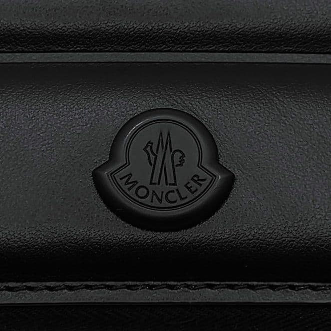 【新品】MONCLER カードケース　ブラック　ストラップ付き