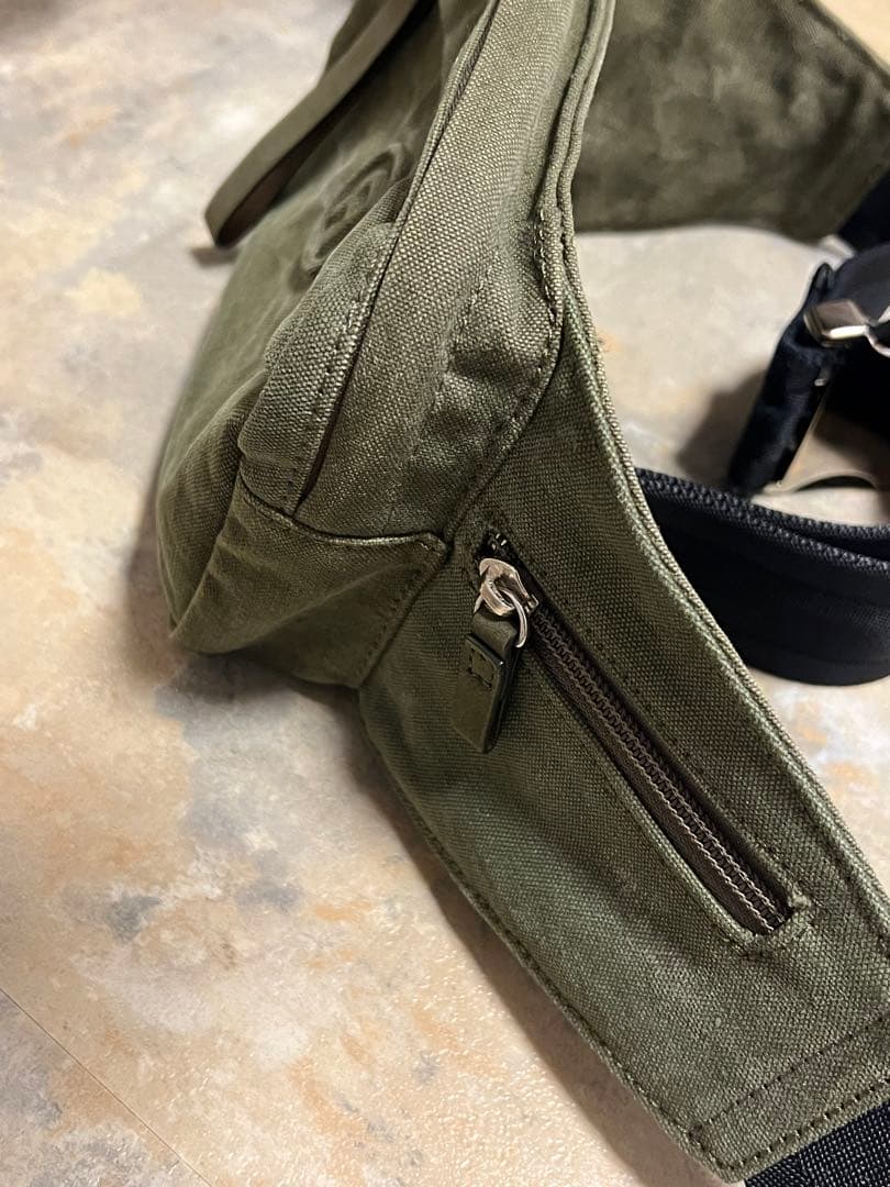 【美中古】レディメイド　ボディポーチ【初期モデル】