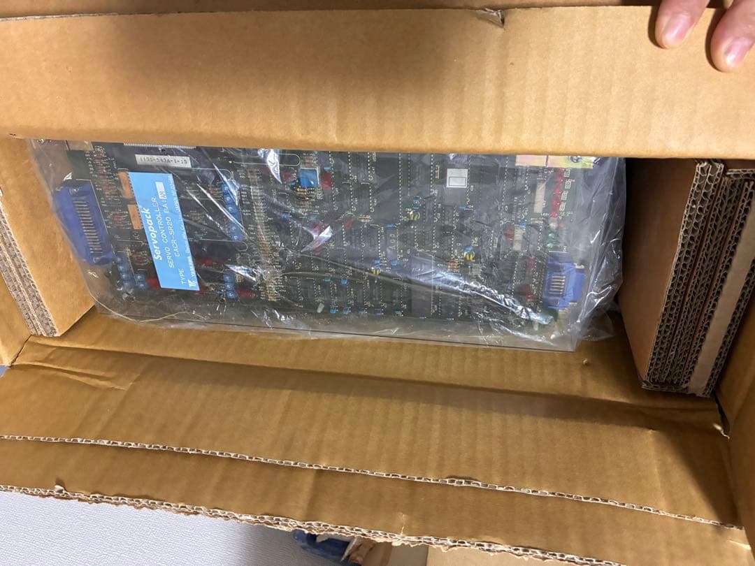 未使用・箱ありYASKAWA サーボパック CACR-SR20BA（動作未確認）