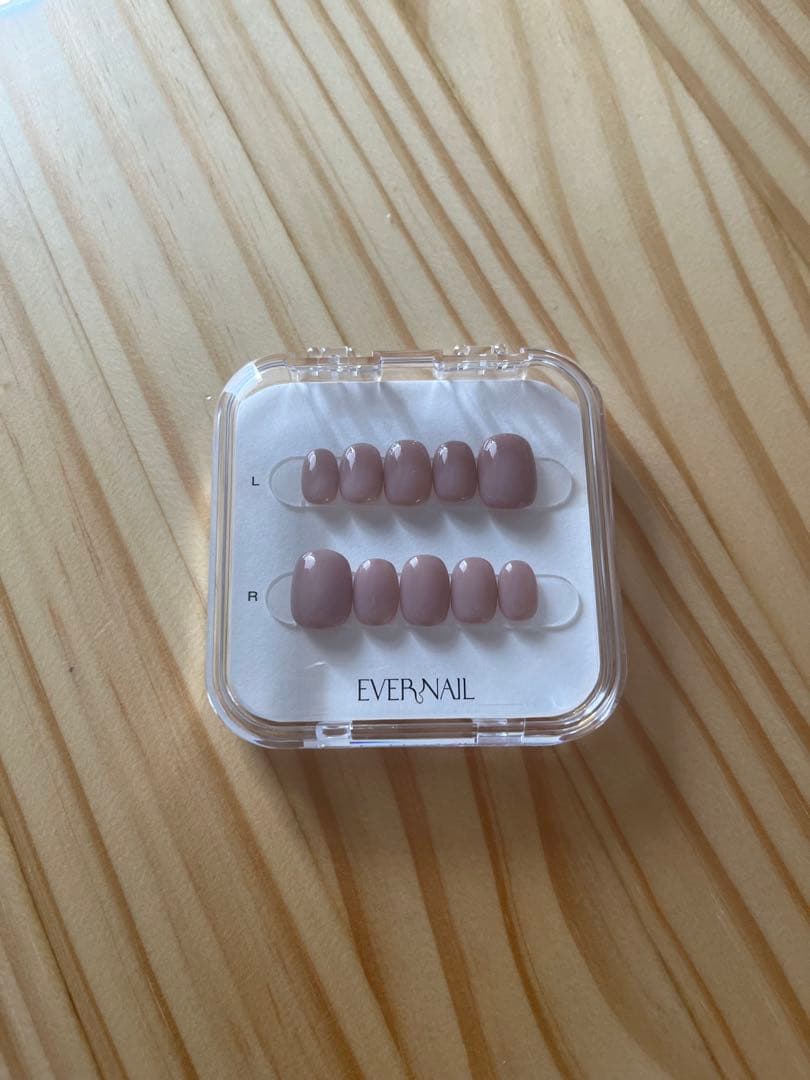 エバーネイル Fig Cream ラウンドショート 装着液付き