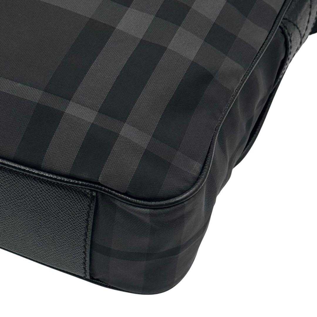 【美品】BURBERRY バーバリー　ショルダーバッグ　メッセンジャーバッグ
