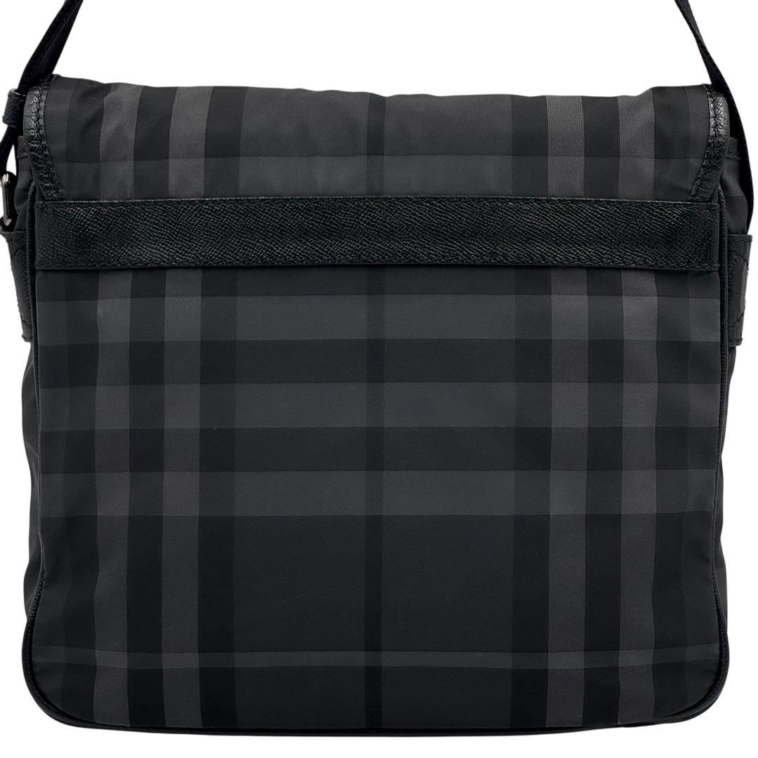【美品】BURBERRY バーバリー　ショルダーバッグ　メッセンジャーバッグ