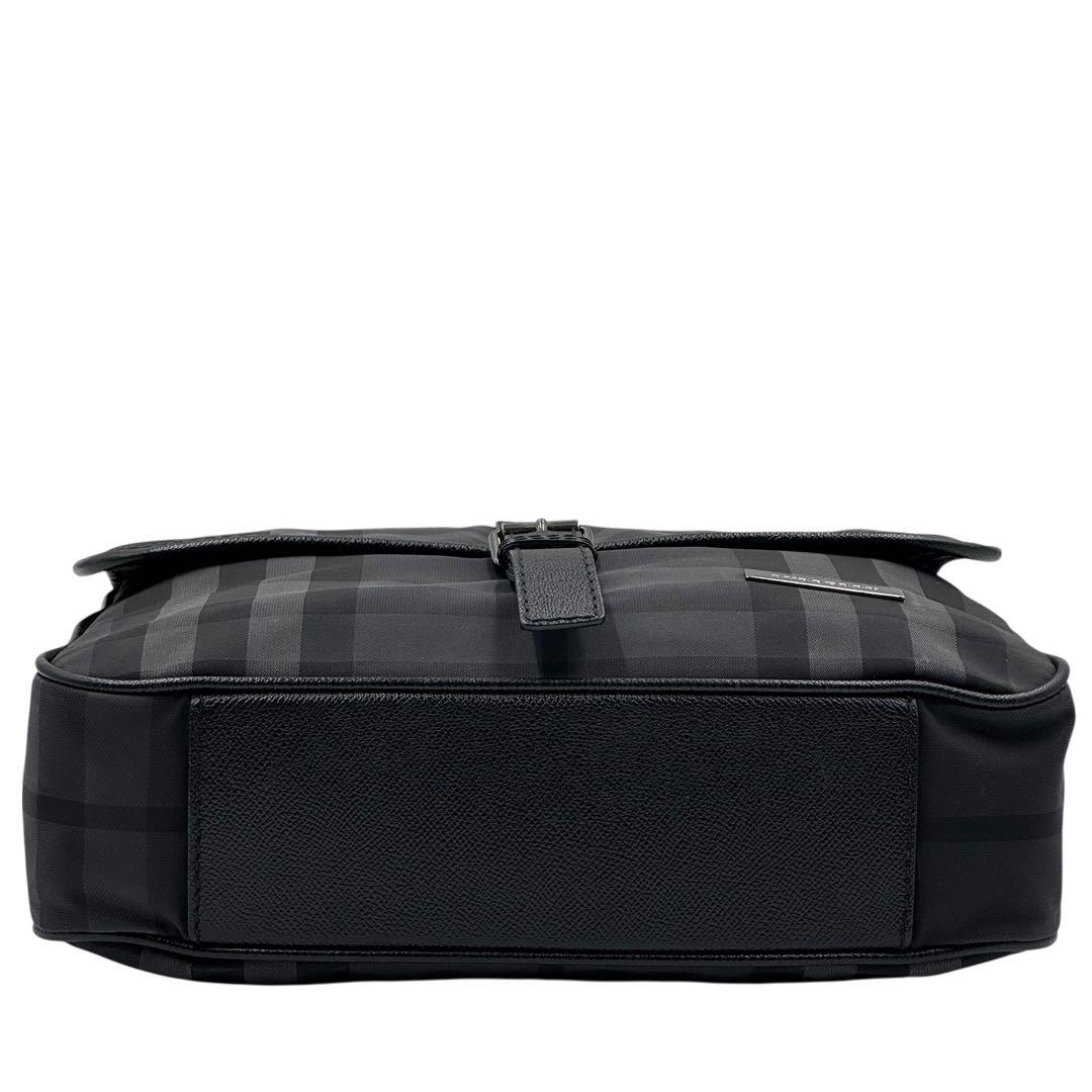 【美品】BURBERRY バーバリー　ショルダーバッグ　メッセンジャーバッグ
