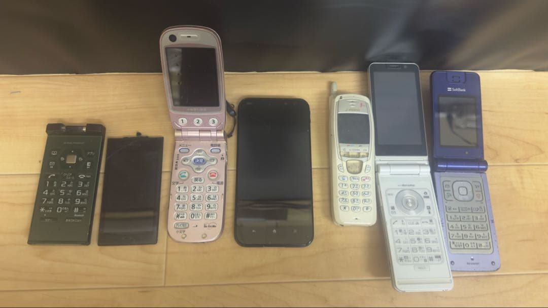 ガラケー他ジャンク18台まとめて