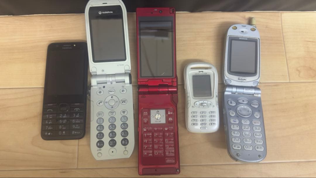 ガラケー他ジャンク18台まとめて