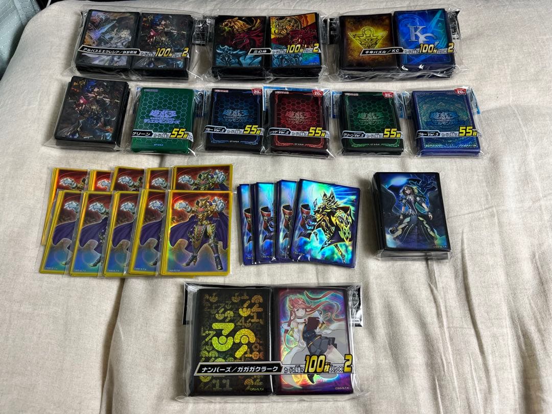 遊戯王 引退品 公式カードプロテクター大量 説明欄要確認