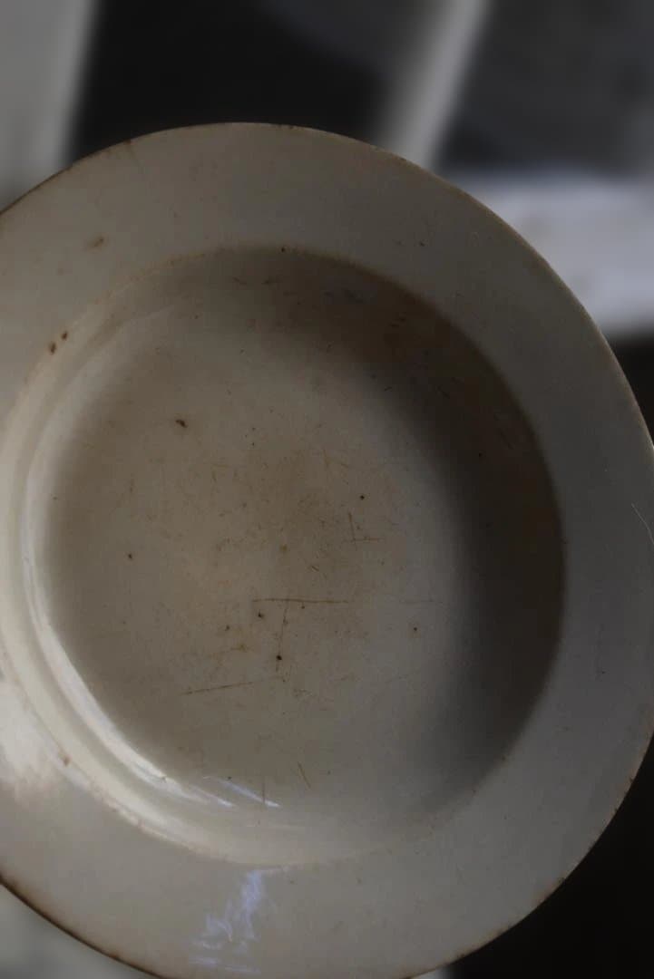 ショワジー・ル・ロワ　美しい気配の白皿（17㎝）古道具坂田