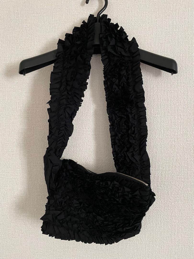 未使用R&D.M.CO- Ecru et pousse フリルボディバッグ(黒)
