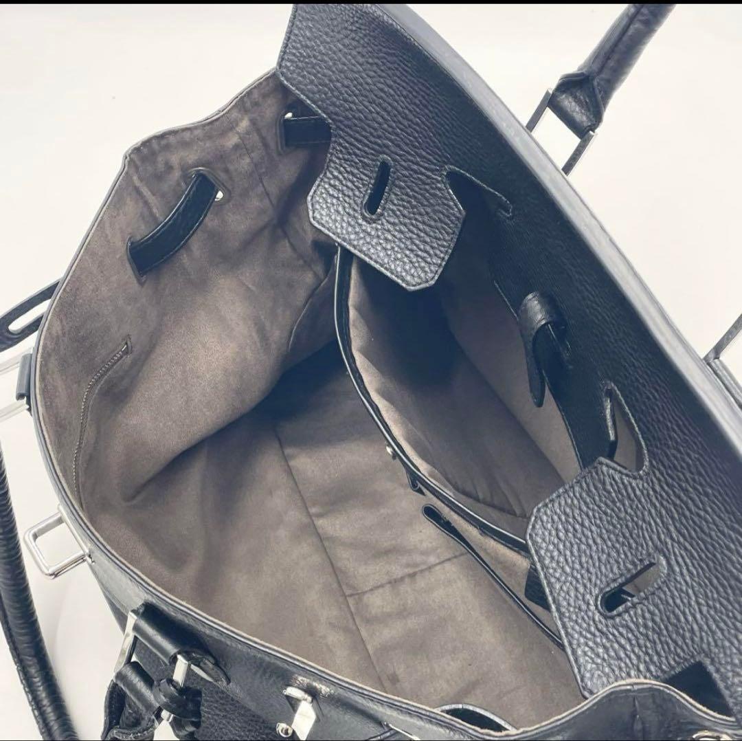 ⭐️⭐️美品⭐️⭐️PELLE MORBIDA 本革 黒 ショルダー付き　オシャレ