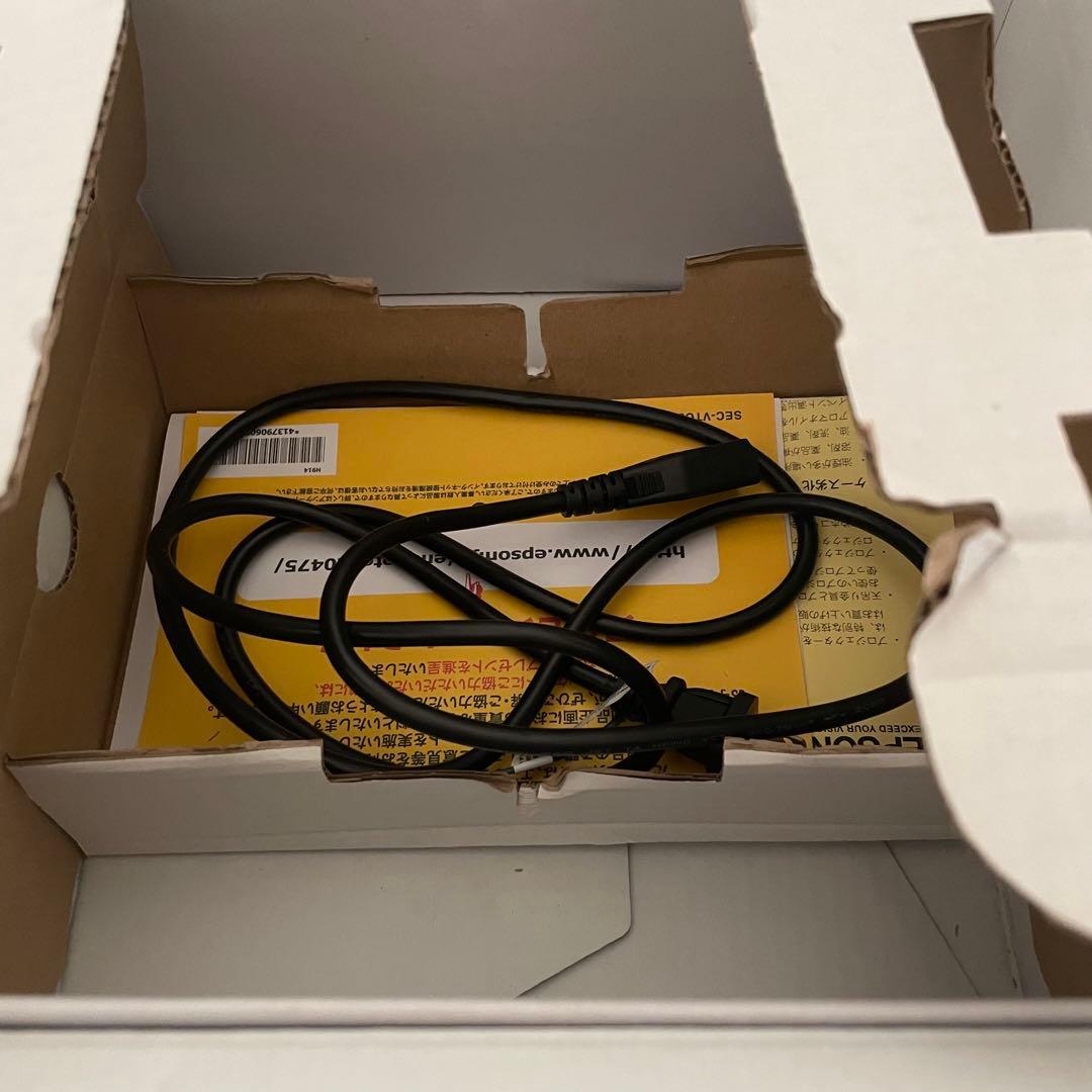 EPSON プロジェクター dreamio　EF-100B