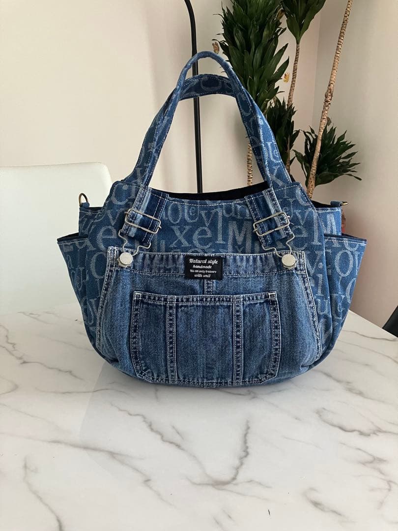 830 アッコちゃん大きめ　英字デニムリメイクバック　ハンドメイド　2点