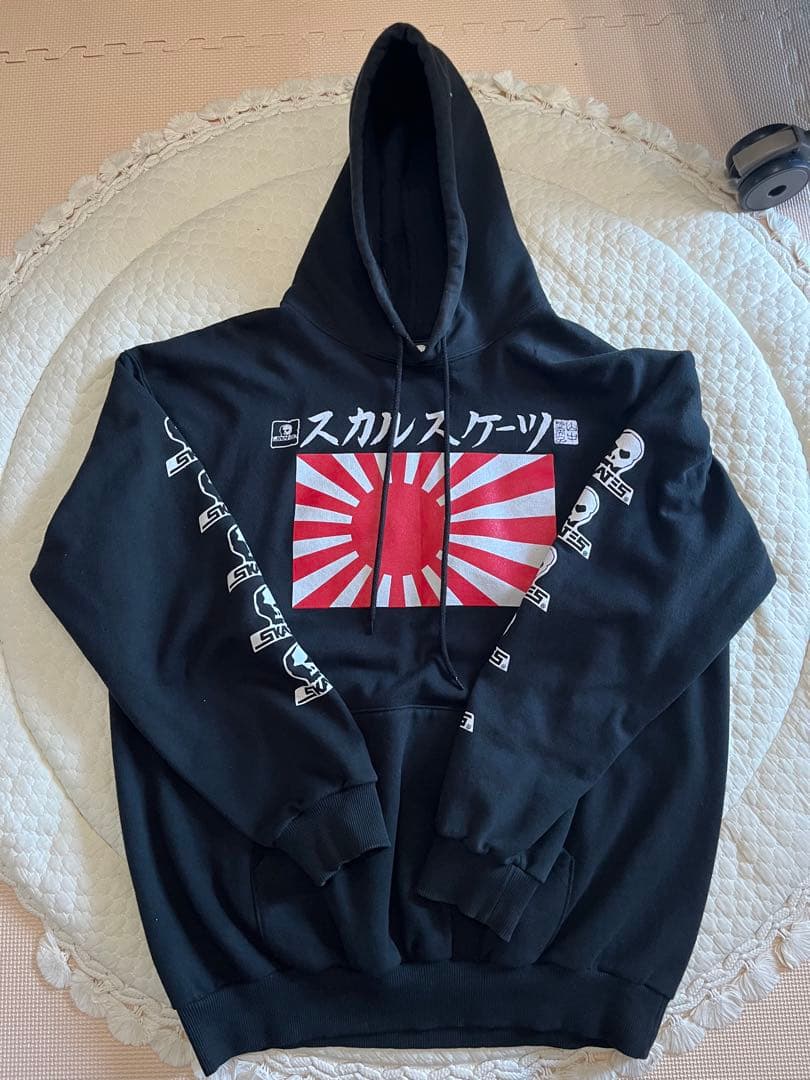 スカルスケーツ　パーカー　日章旗