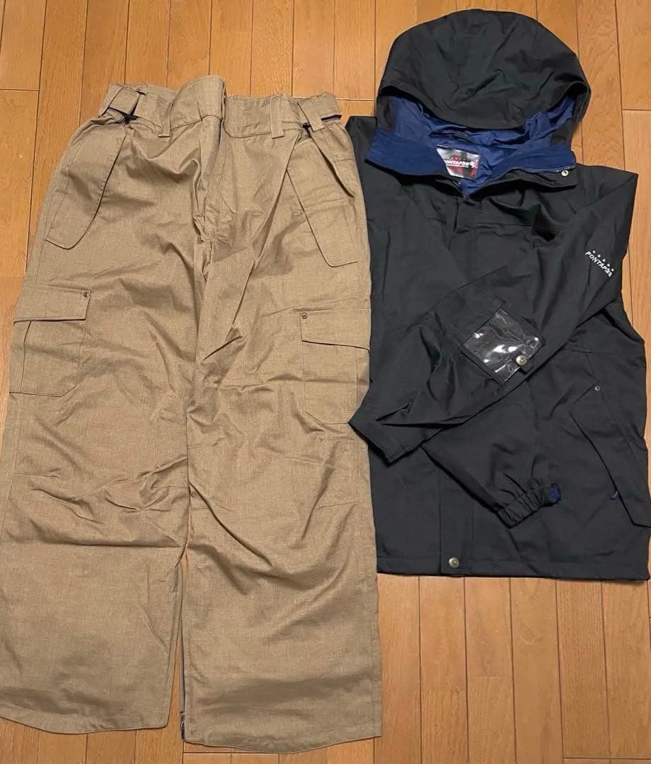 スノーボードウェアとパンツセット