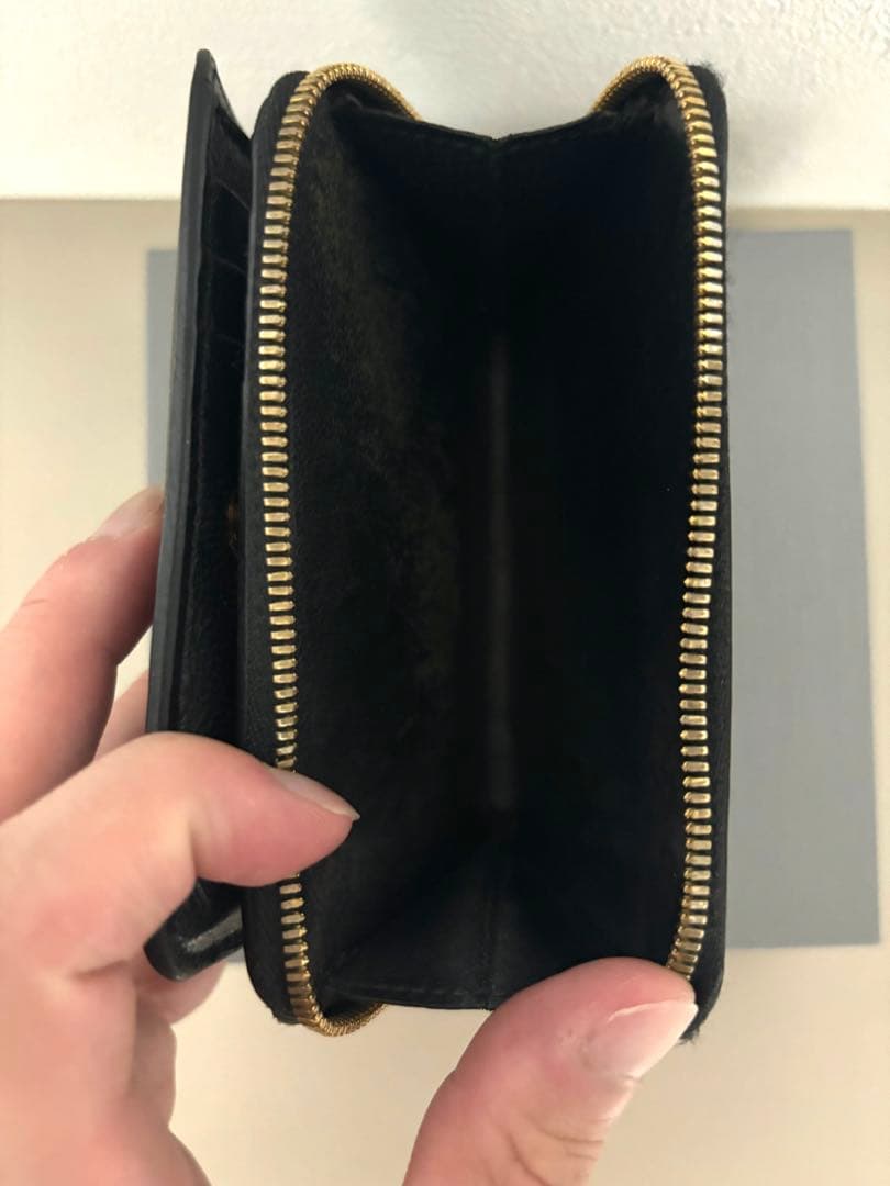 か*ず様 BALENCIAGA ブラック　レザー　二つ折り財布
