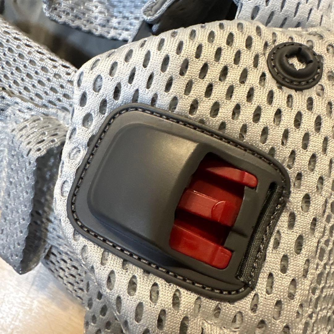 BABYBJÖRN HARMONY グレー