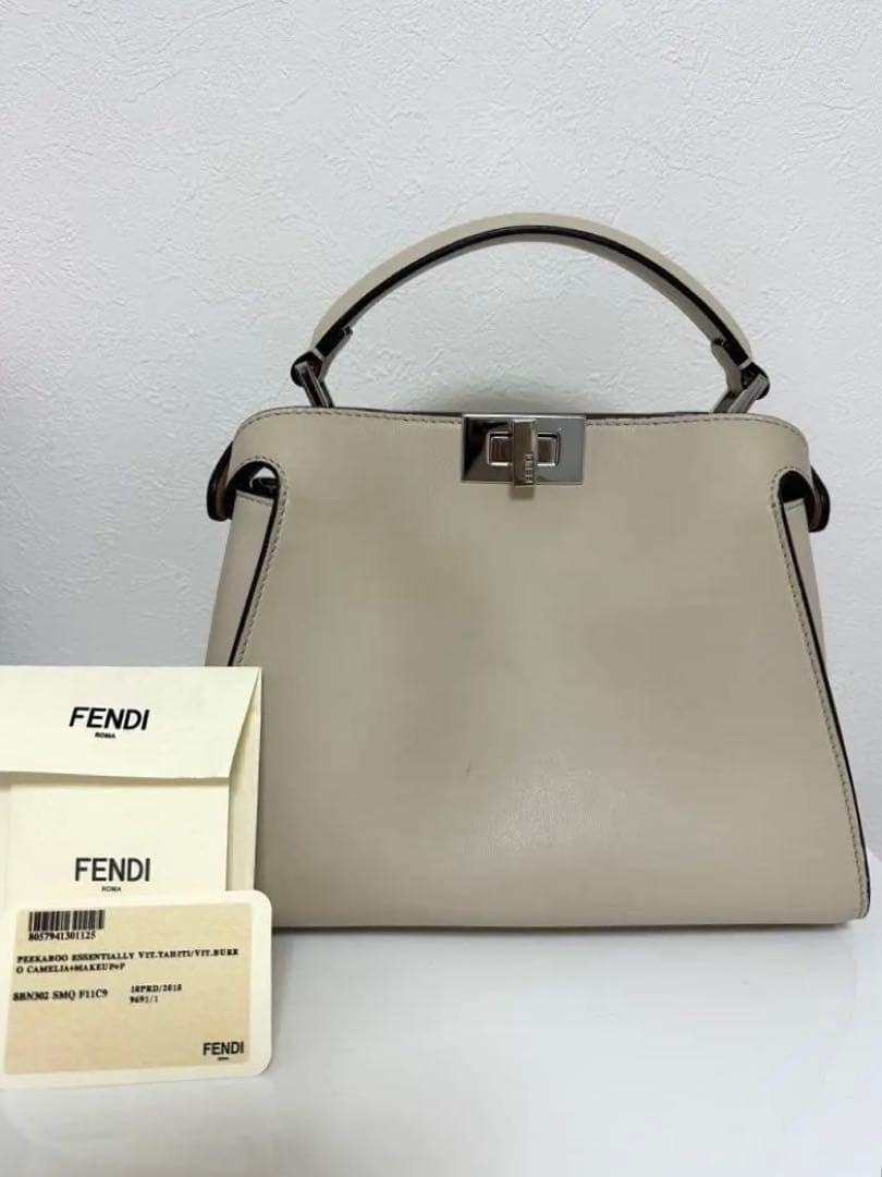 【たかちゃん】FENDI フェンディ ピーカブー
