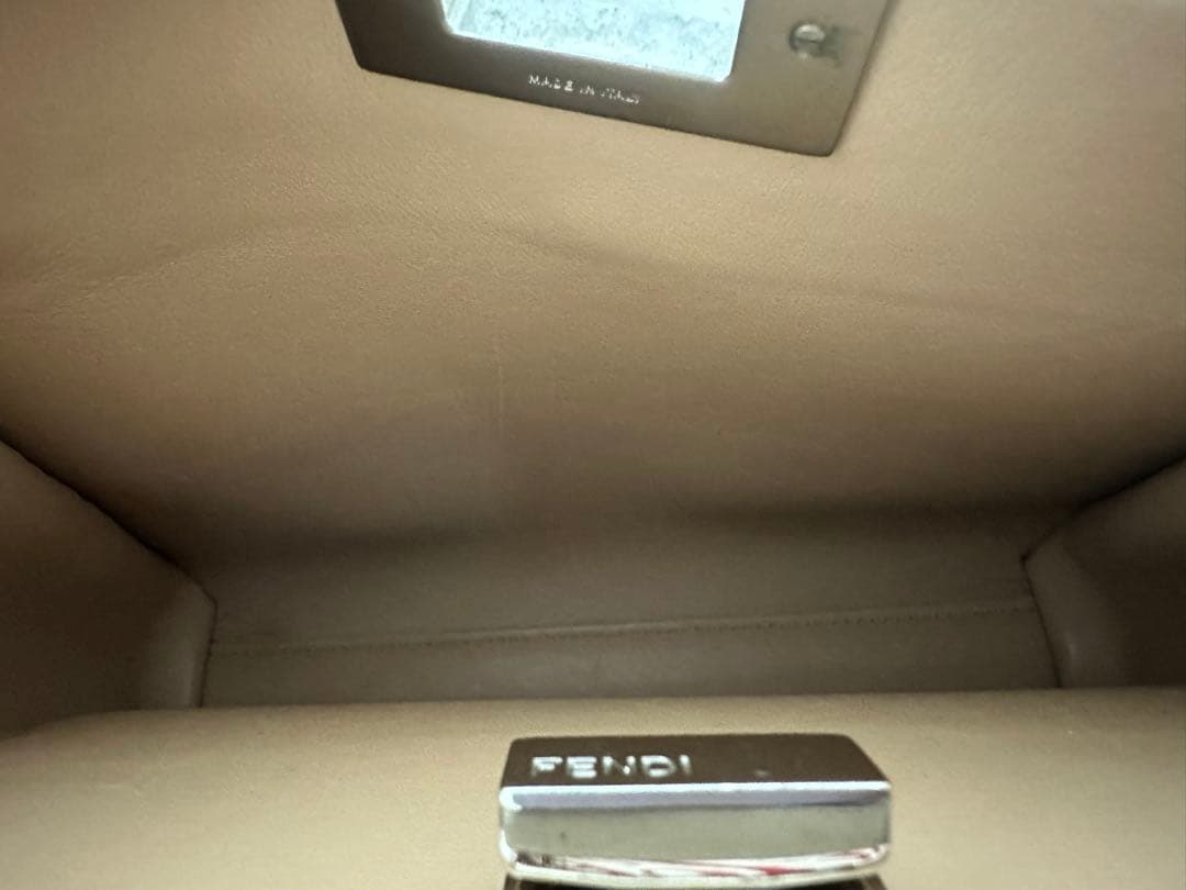 【たかちゃん】FENDI フェンディ ピーカブー