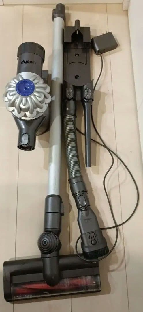 Dyson V6 スティッククリーナー 本体 充電器付き
