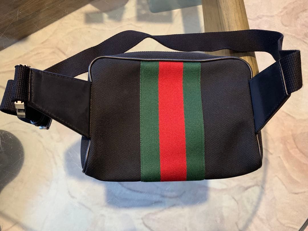 GUCCI グッチ　ウエストポーチ ボディバッグ　ショルダーバッグ　ブラック