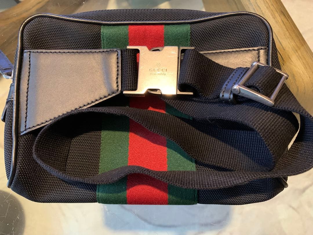 GUCCI グッチ　ウエストポーチ ボディバッグ　ショルダーバッグ　ブラック