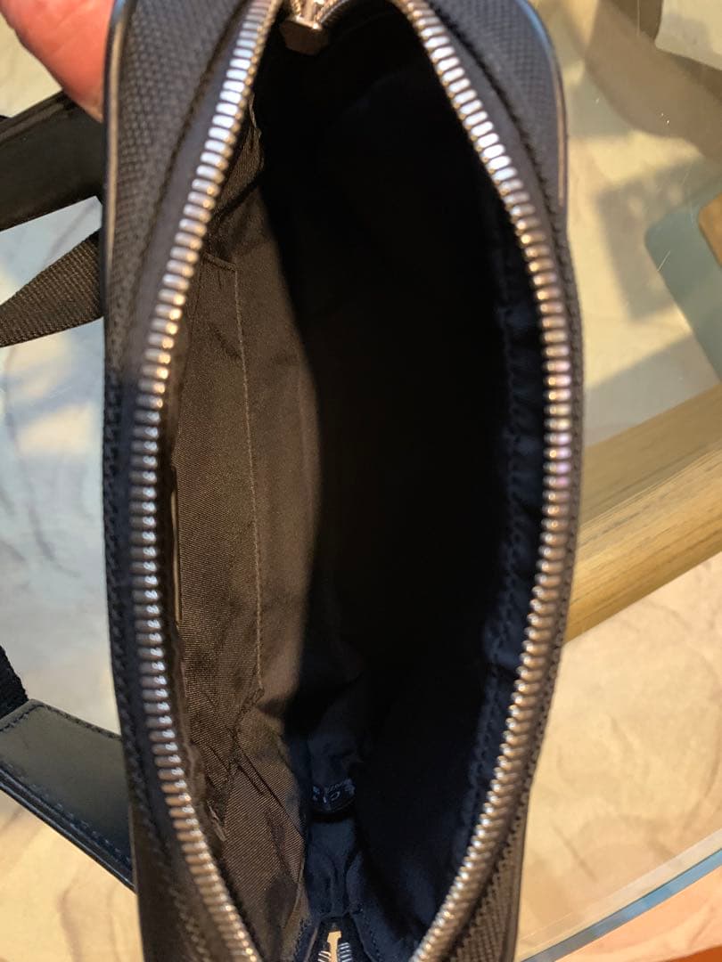 GUCCI グッチ　ウエストポーチ ボディバッグ　ショルダーバッグ　ブラック