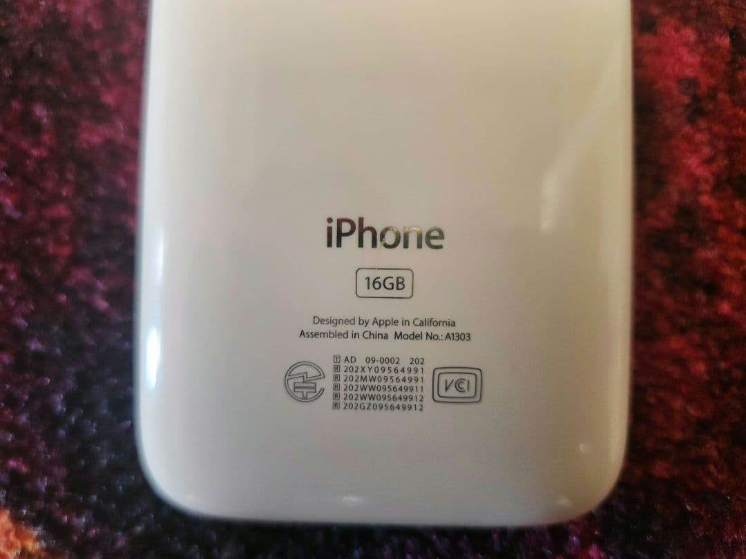 【動作品】iPhone 4s 32GB本体　iPhone 3gs 16GB 本体