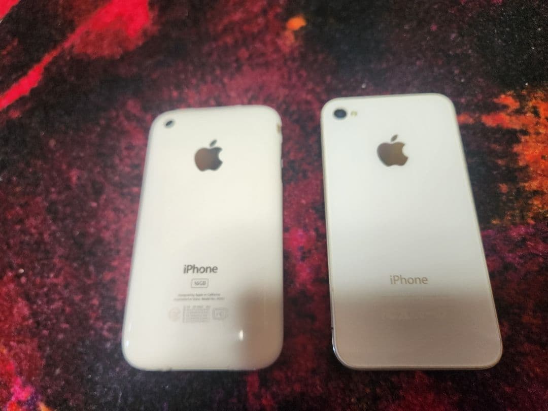 【動作品】iPhone 4s 32GB本体　iPhone 3gs 16GB 本体