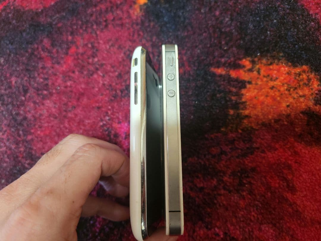 【動作品】iPhone 4s 32GB本体　iPhone 3gs 16GB 本体