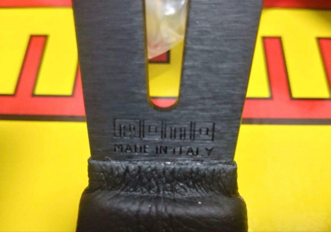 正規品　モモ　Model08　ブラックレザー/ブラックスポーク