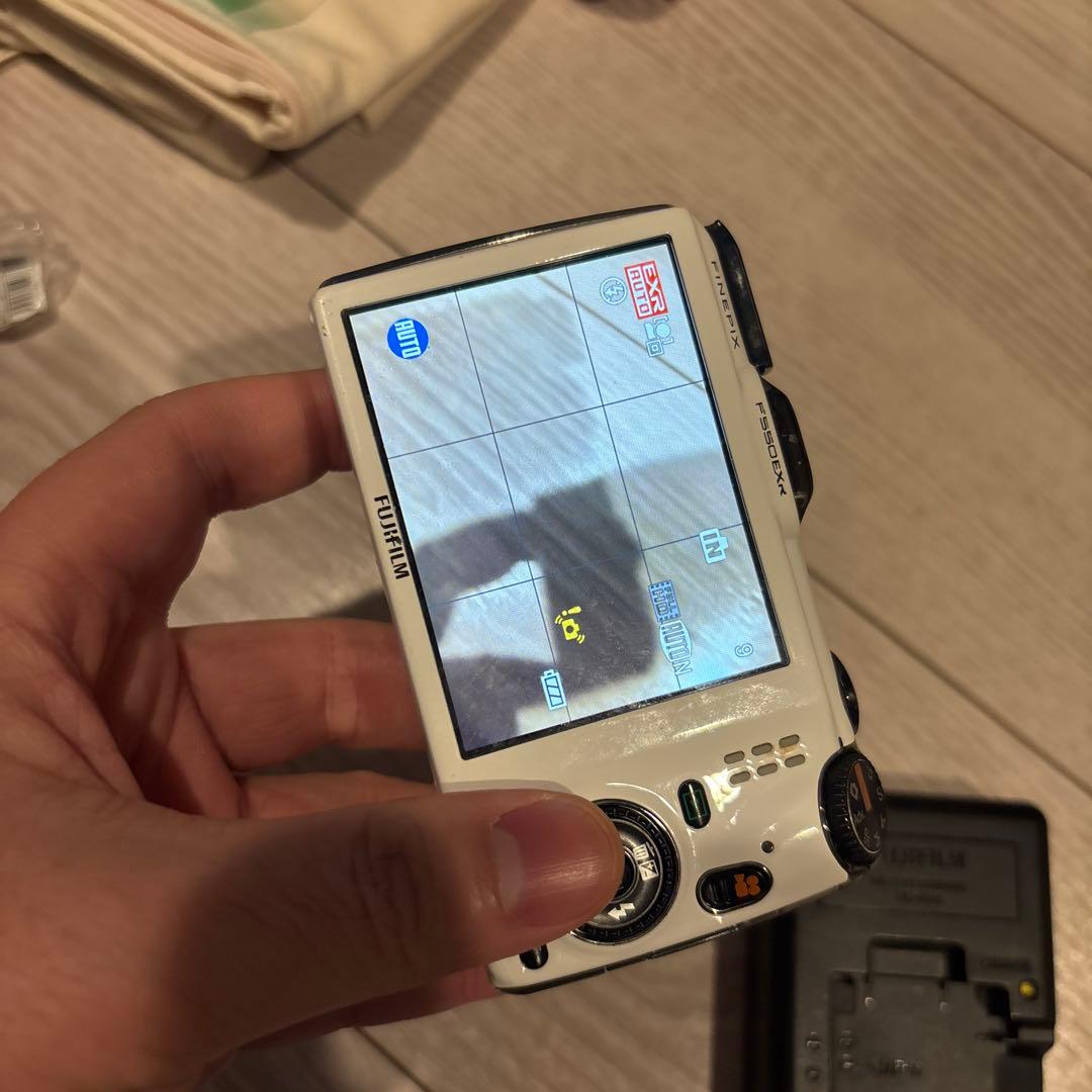 ★実用品★ フジフィルム FUJIFILM FINEPIX F550EXR