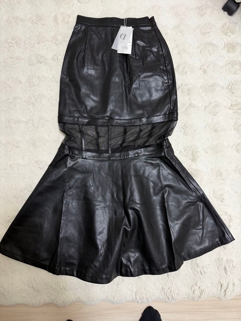 新品✨Darich ポイントシアーデザインレザースカート ブラック
