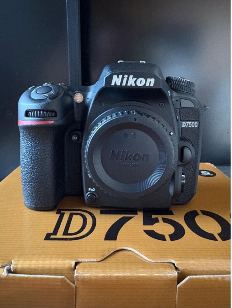 【程度極上・メーカー保証約2年付き】Nikon D7500 ショット数600枚